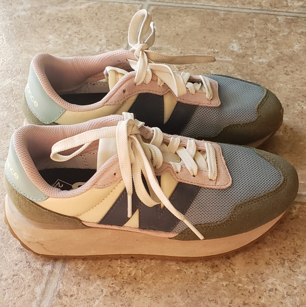 New Balance 237 - Picture 5 of 8